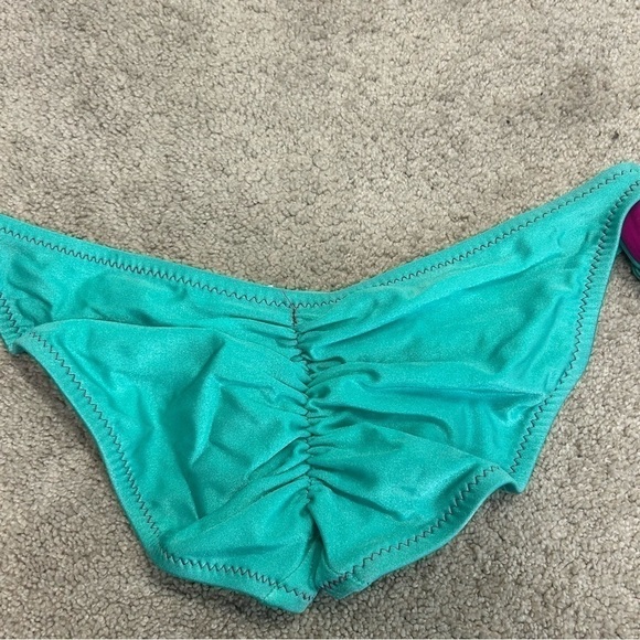 Becca teal purple beaded bikini with side tie M - Picture 4 of 8
